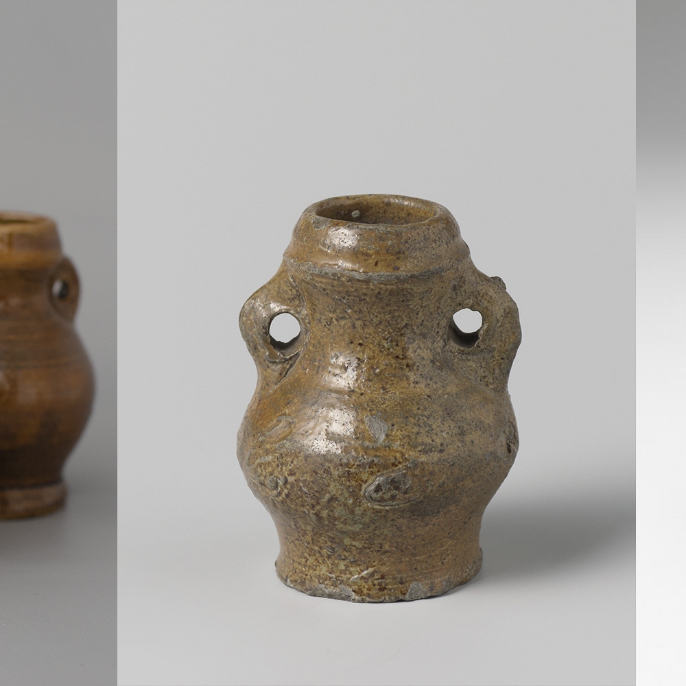 #23 Left: reconstructions of tiny jars / 8-5 cm / 5 in stock / €10. middle: a jar from the 16th century / Rijksmuseum. Right: a jar dated 1475-1525 / collection Boijmans van Beuningen.