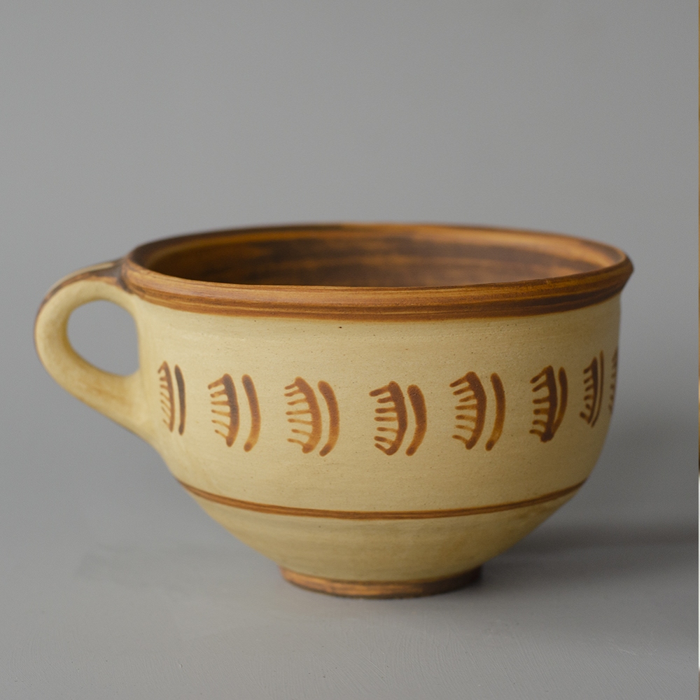 Left: a reconstruction of a Mycenaean cup. Right: original from the Heraklion Archaeological Museum, Crete, 13th century B.C.