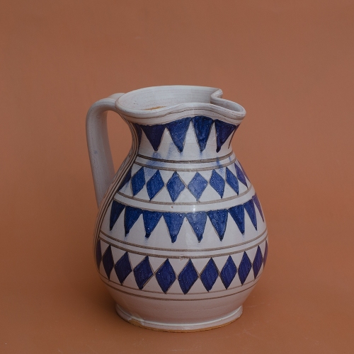 replica-of-a-pitcher-made-in-Sienna-1450