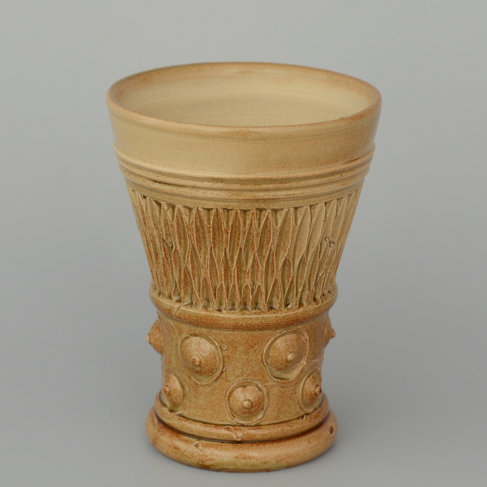 Left: reconstruction of a beaker. Right: original from the 16th century